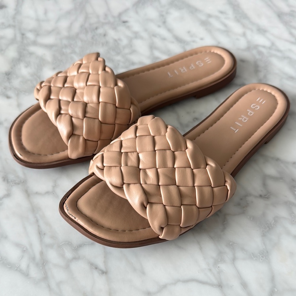 🌼ESPIRIT🌼 Tan Woven Slide Sandals, Size 8.5